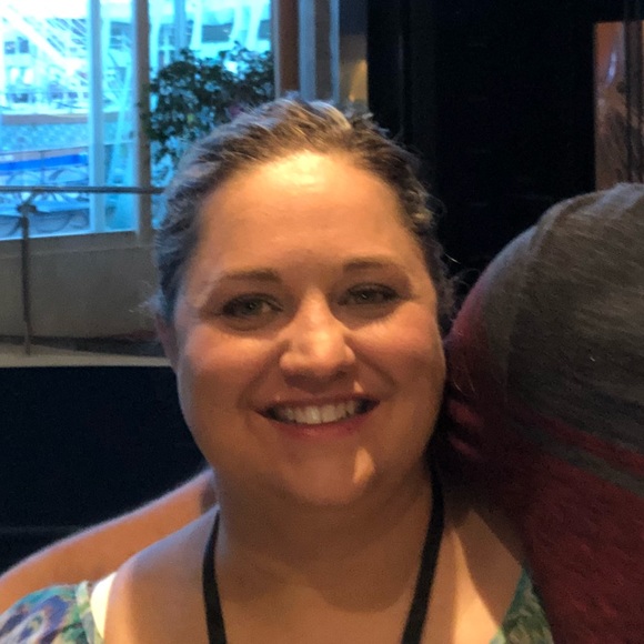 Meet your Posher, Shanna - Picture 3 of 16